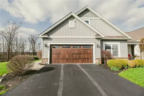6931 Wyndham Hl, Victor, NY 14564