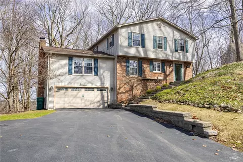 16 Alleyns Rise, Perinton, NY 14450