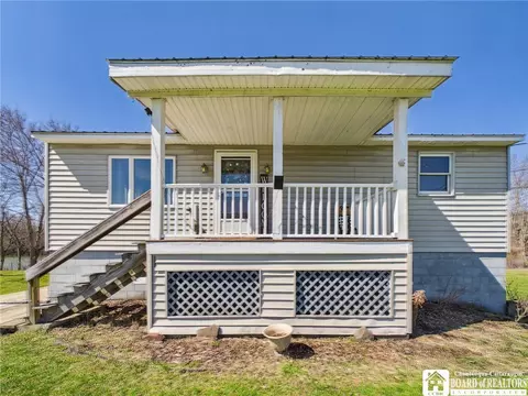 Exterior - 2714 Oakes Rd, Olean, NY 14760 photo 2 of 10