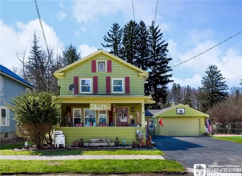 102 Center St, Pomfret, NY 14063