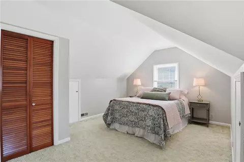 Bedroom - 37 Oakmount Dr, Irondequoit, NY 14617 photo 3 of 5