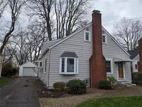 3 Celia Dr, Rochester, NY 14623