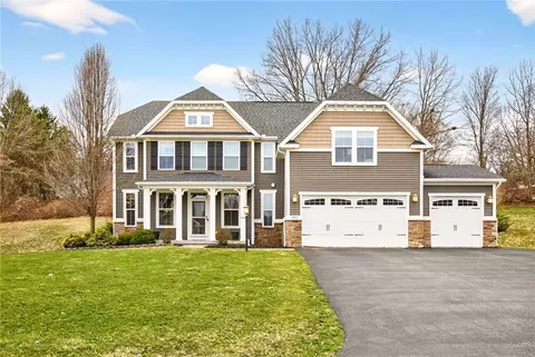 1041 Warters Cv, Victor, NY 14564