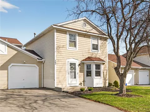 152 Fawn Ln, Webster, NY 14580