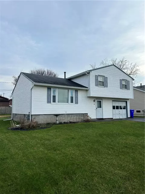 19 Morningstar Dr, Gates, NY 14606