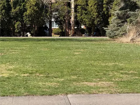 Sandoris Circle, Irondequoit, NY 14622