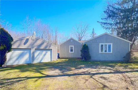 6382 County Line Rd, Ontario, NY 14519