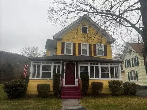 12 Locust St, Norwich, NY 13815