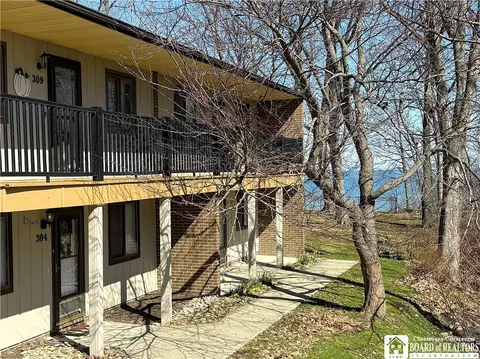 310 Edgewater Dr, Westfield, NY 14787