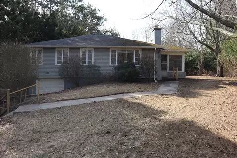 527 Vosburg Rd, Webster, NY 14580