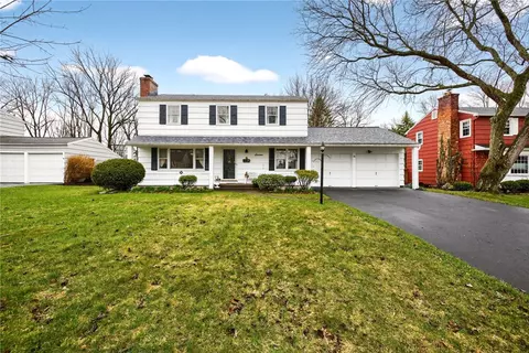 16 Green Hill Ln, Pittsford, NY 14534