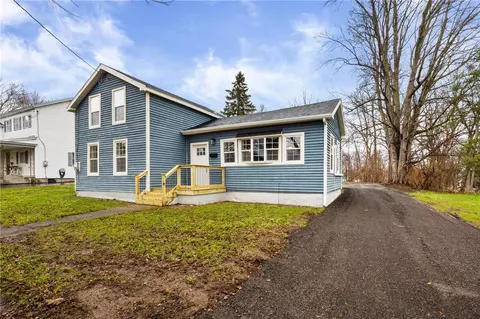 113 Caroline St, Galen, NY 14433