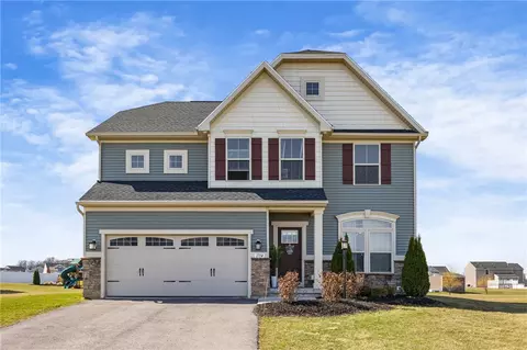 1714 Jasper Dr, Farmington, NY 14425