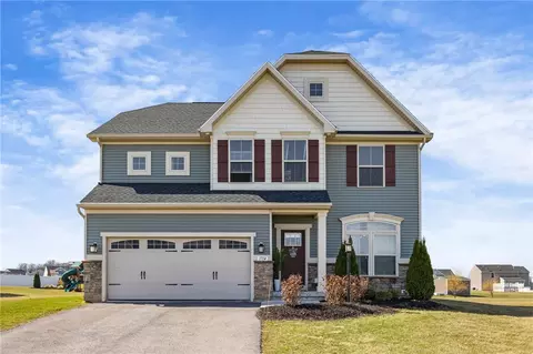 1714 Jasper Dr, Farmington, NY 14425