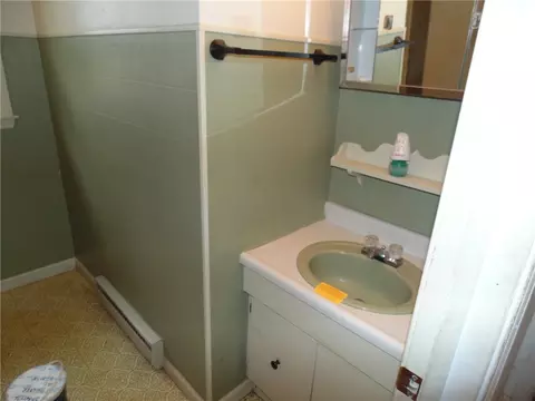 Bath - 4171 Turner Rd, Canandaigua, NY 14424 photo 1 of 2