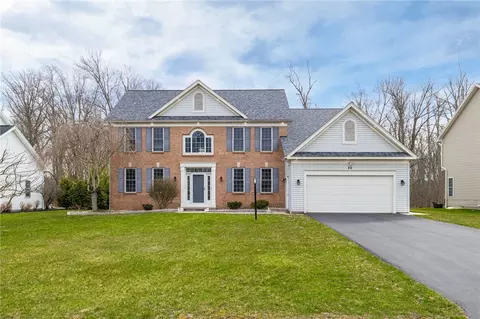 30 Woodgreen Dr, Pittsford, NY 14534