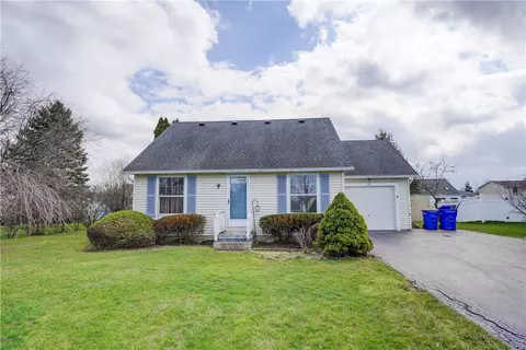 42 Woodstock Ln, Brockport, NY 14420