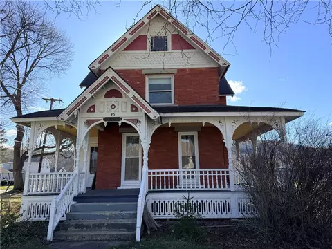 45 W Main St, Canisteo, NY 14823