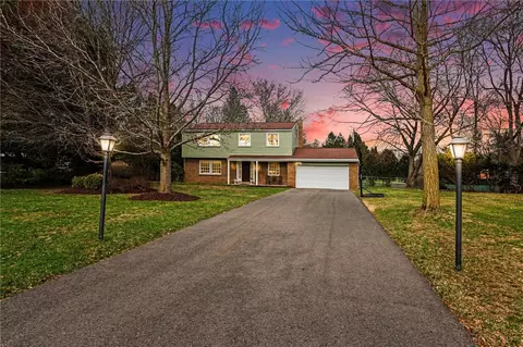 16 Musket Ln, Pittsford, NY 14534