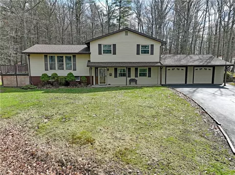 6722 Pheasant Ln, Bath, NY 14810