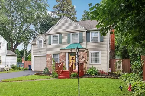 38 Kiniry Dr, Irondequoit, NY 14609