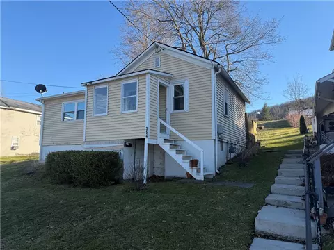 354 Sunset Dr, Corning, NY 14830