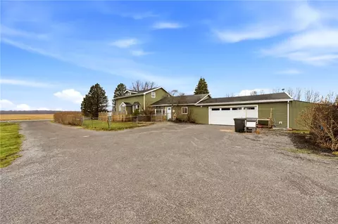 3661 Long Bridge Rd, Albion, NY 14411