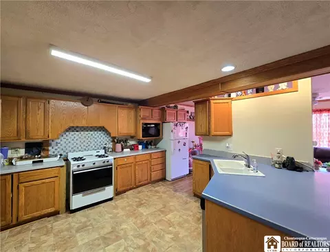 Kitchen - 12 Edson St, Eldred, PA 16731 photo 3 of 9