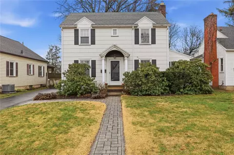 53 Hedgegarth Dr, Irondequoit, NY 14617