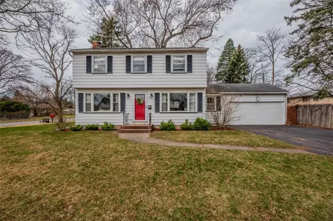 556 Wimbledon Rd, Irondequoit, NY 14617