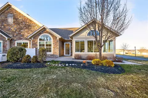 5163 Cheshire Glen Rd, Canandaigua, NY 14424