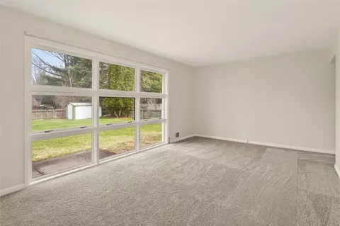 Living - 168 Willowen Dr, Irondequoit, NY 14609 photo 2 of 4