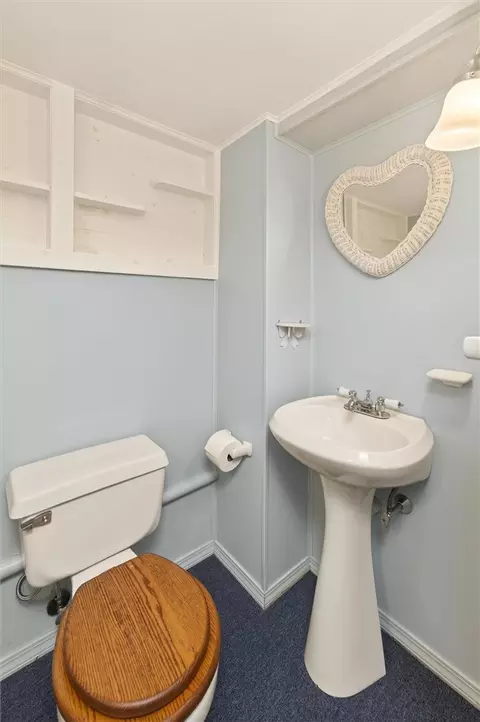 Bath - 168 Willowen Dr, Irondequoit, NY 14609 photo 3 of 3