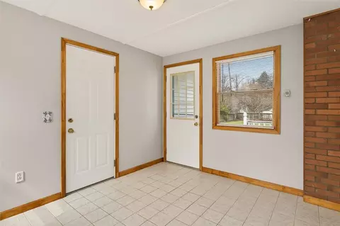Entry Way - 168 Willowen Dr, Irondequoit, NY 14609 photo 2 of 5