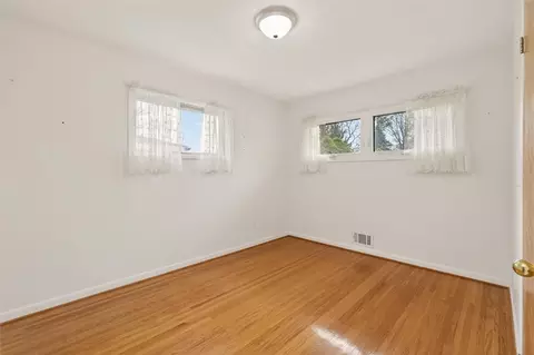 Bedroom - 168 Willowen Dr, Irondequoit, NY 14609 photo 4 of 7