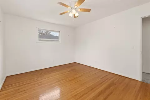 Bedroom - 168 Willowen Dr, Irondequoit, NY 14609 photo 2 of 7