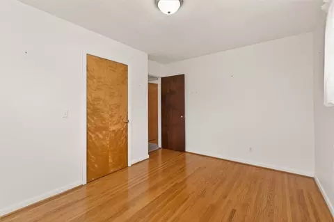 Bedroom - 168 Willowen Dr, Irondequoit, NY 14609 photo 5 of 7