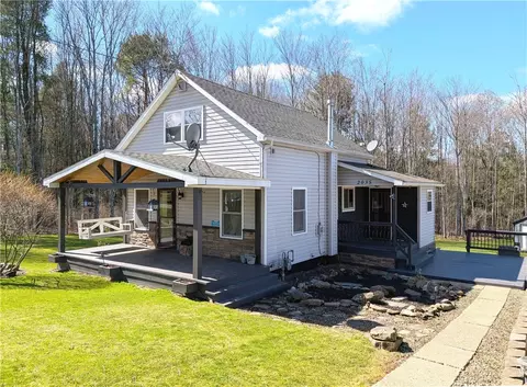 2035 E Valley Rd, Smethport, PA 16749