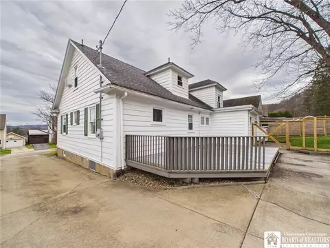 Exterior - 422 York St, Olean, NY 14760 photo 6 of 9