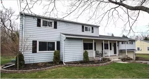 454 Mccall Rd, Greece, NY 14616