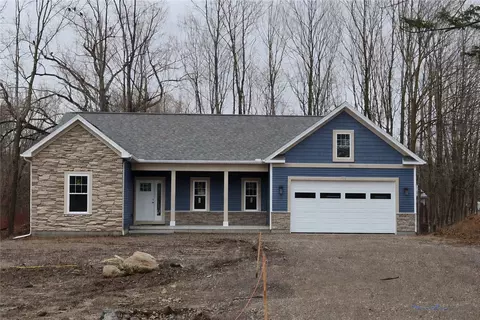 7078 Ontario Center Rd, Ontario, NY 14519