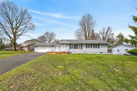 267 Valiant Dr, Rochester, NY 14623