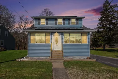2550 Norton St, Irondequoit, NY 14609