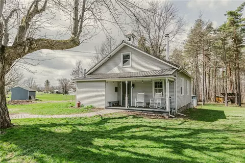 3742 Oakmount Rd, Bristol, NY 14469