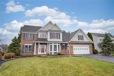 109 Whistlers Cove Ln, Greece, NY 14612