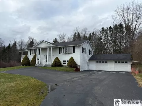 2279 Valley View Dr, Allegany, NY 14706