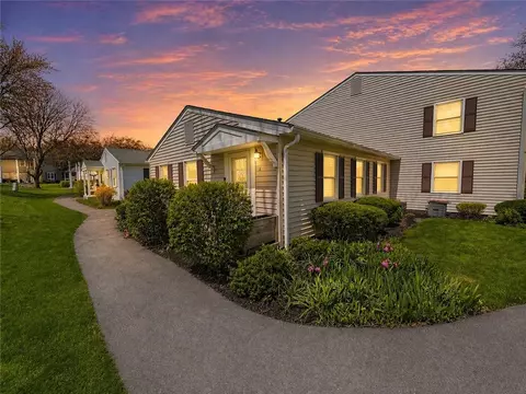 1 Swan Trl, Perinton, NY 14450