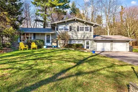 592 Haven Ct, Webster, NY 14580