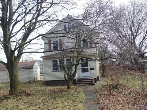 56 Northlane Dr, Rochester, NY 14621