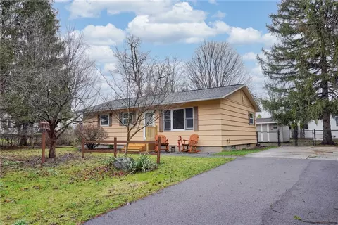 7 Rouge Rd, Rochester, NY 14623